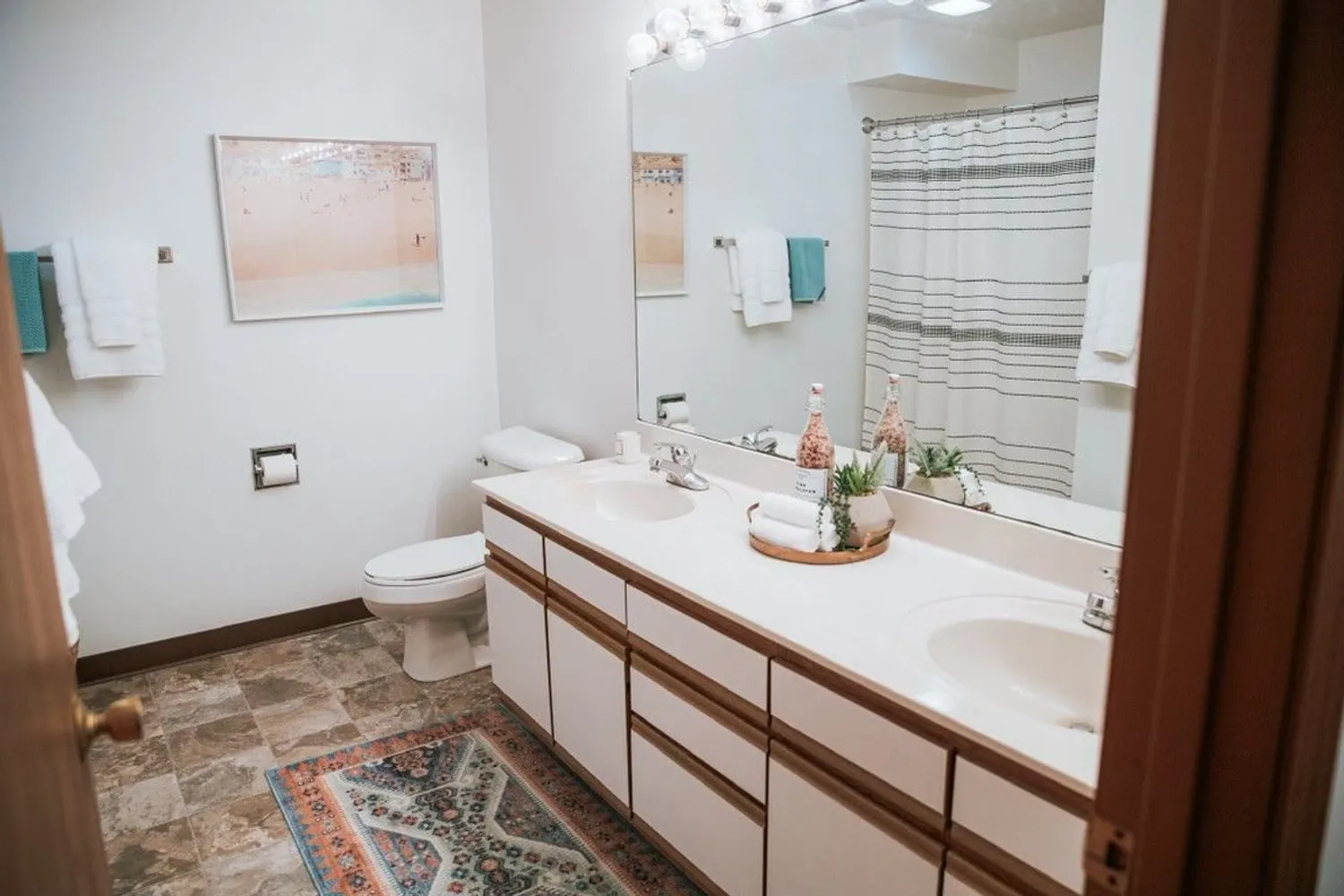 Chateau Royale Apartments